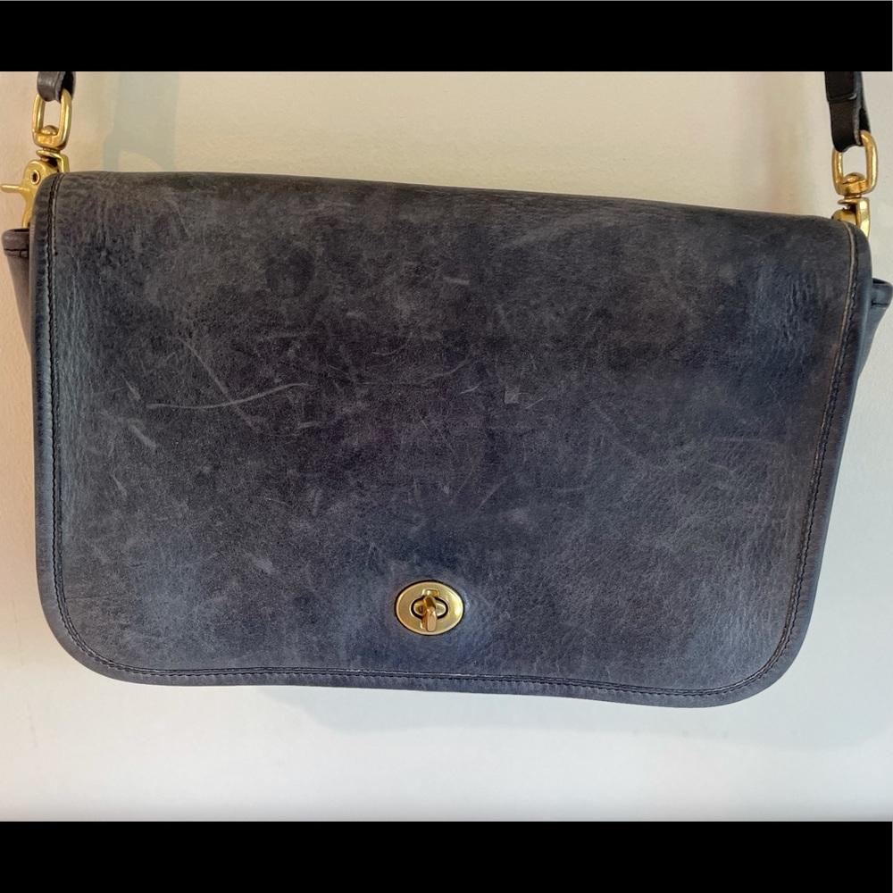 Authentic Vintage COACH leather crossbody handbag